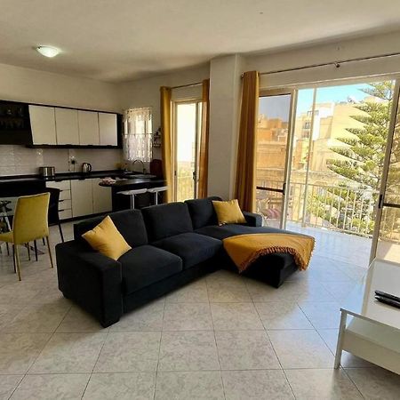Sea View And Valley View Flat In Marsalforn Apartment Exterior photo