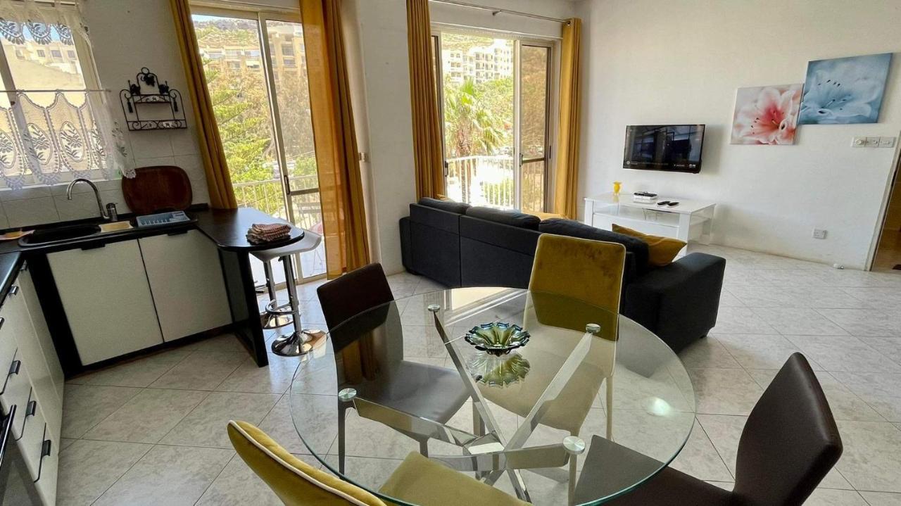 Sea View And Valley View Flat In Marsalforn Apartment Exterior photo